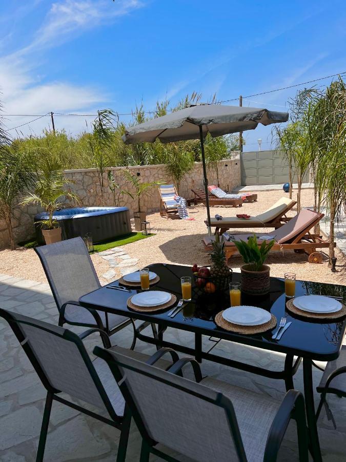 קרמסטי Odyssea Top View & Hot Jacuzzi Front Beach מראה חיצוני תמונה