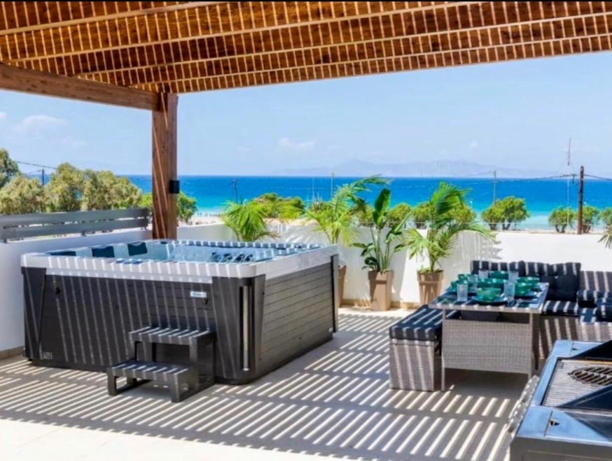 קרמסטי Odyssea Top View & Hot Jacuzzi Front Beach מראה חיצוני תמונה